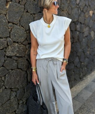 edles Shirt FAR FROM BASIC mit FLÜGELARM – versch. Farben